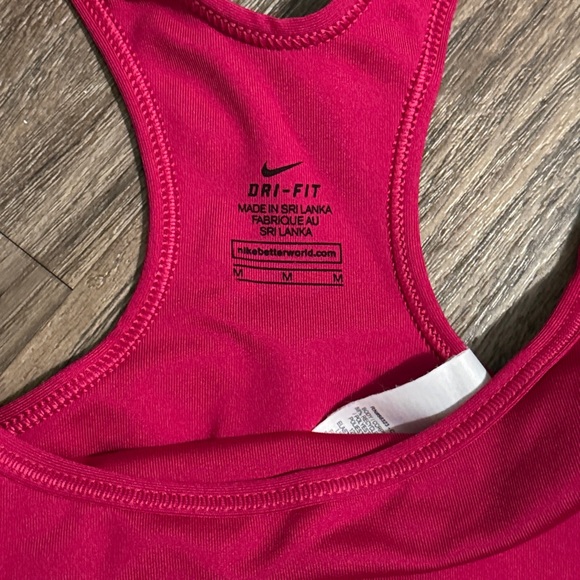 Nike Woman’s Sports Bra - Picture 3 of 4